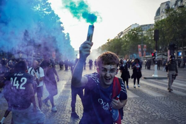 Champs-Élysées, football