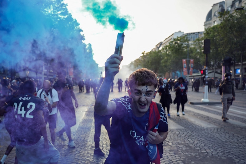 Champs-Élysées, football